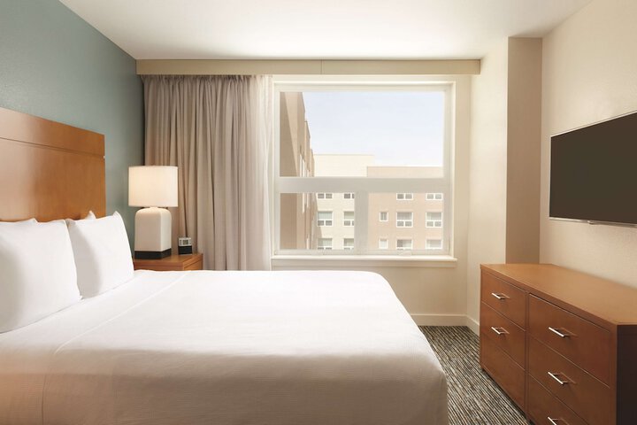 Room 15 of 38