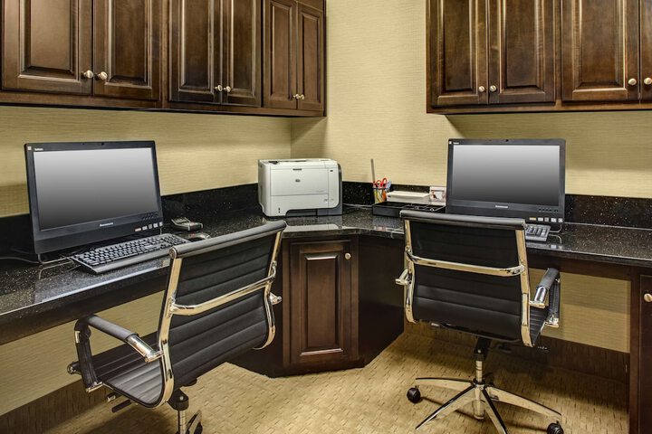 Business Center 31 of 31