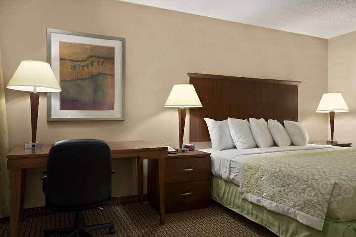Room 42 of 60