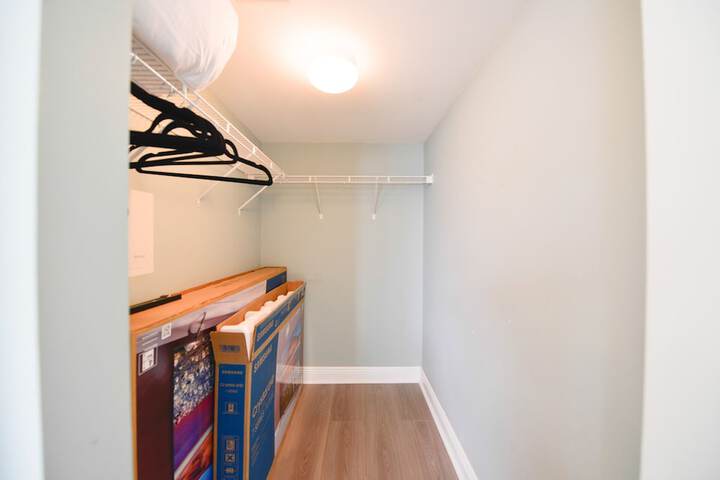 Room 221 of 265