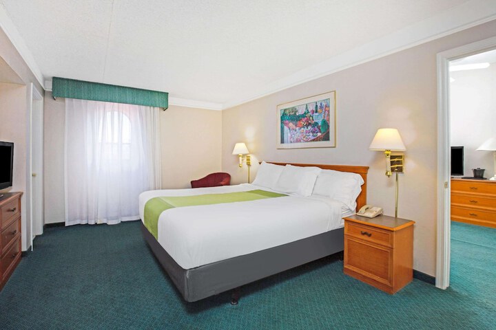 Room 19 of 28