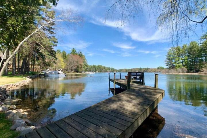 Lake House Family Vacation - Sleeps 12 Dock Kayaks Paddle Boards