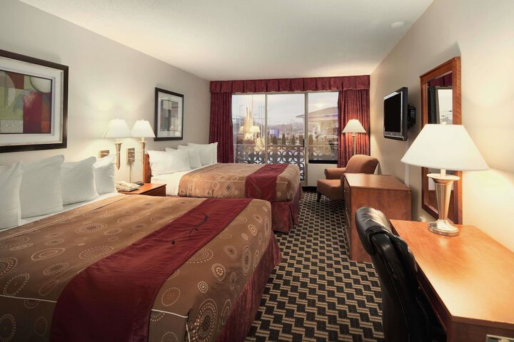 Room 8 of 17