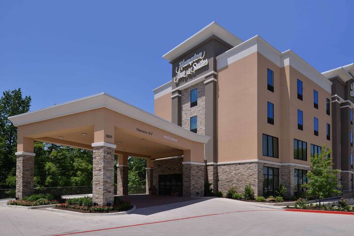Hampton Inn & Suites Dallas Market Center