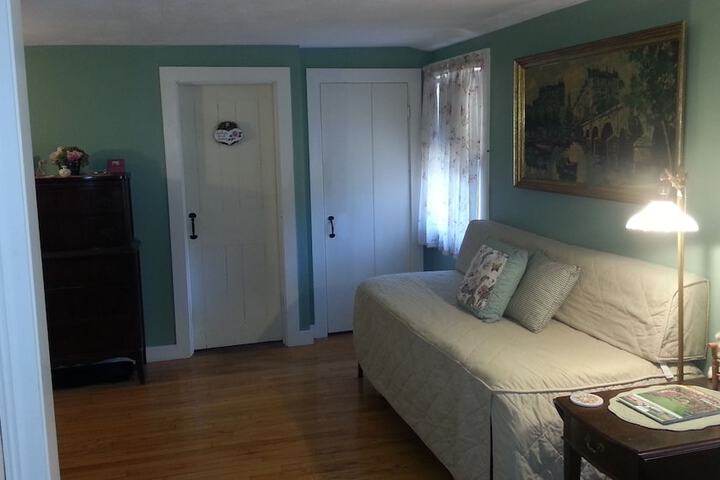 Room 11 of 24