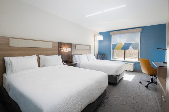 Holiday Inn Express Hotel & Suites St. Robert by IHG