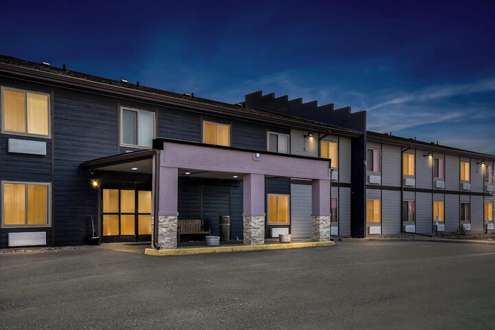 Red Roof Inn & Suites Tomah