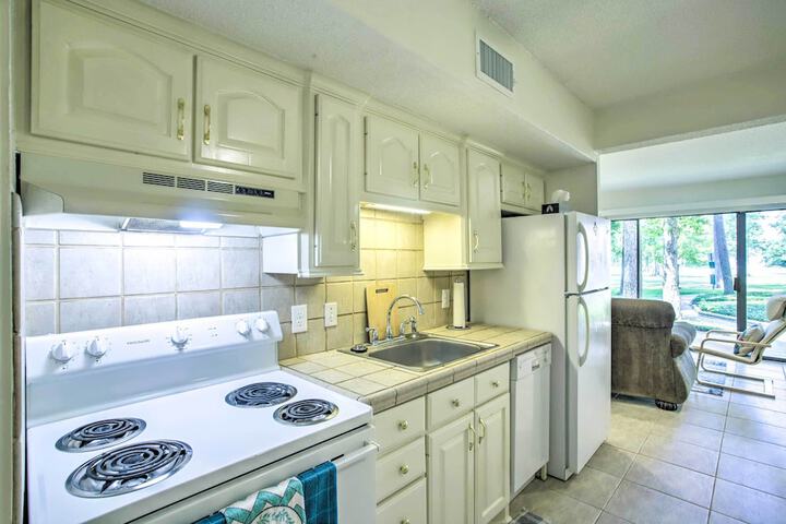Walden Golf Course Condo Near Lake Conroe!