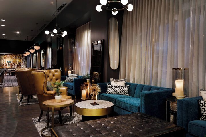 Lounge 54 of 57