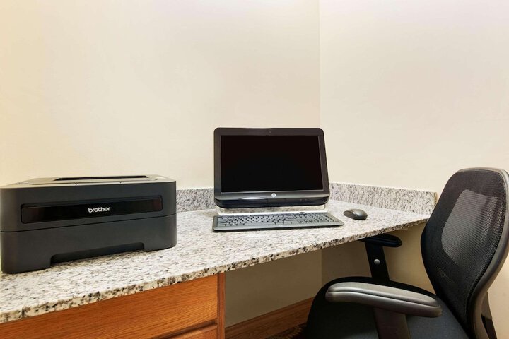 Business Center 44 of 44
