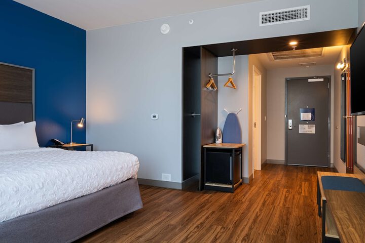 Room 10 of 25