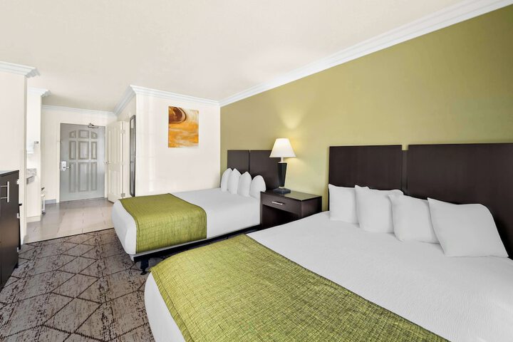 Room 16 of 31