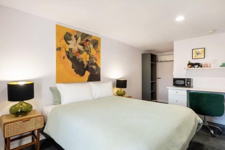 Room 79 of 106