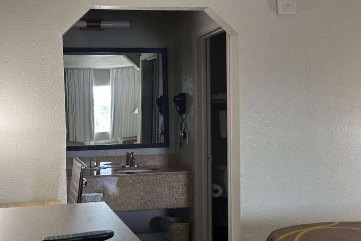 Room 44 of 49