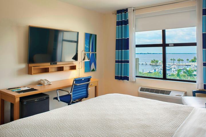 Four Points by Sheraton Punta Gorda Harborside