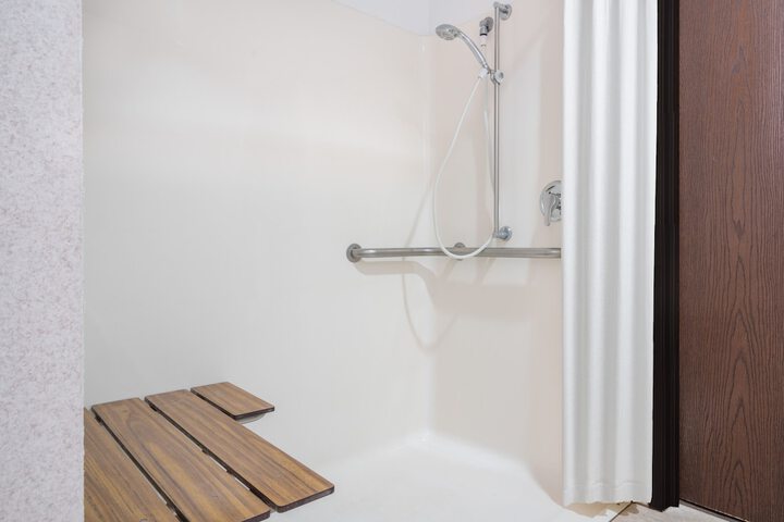Room 6 of 14