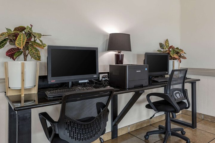 Business Center 29 of 29
