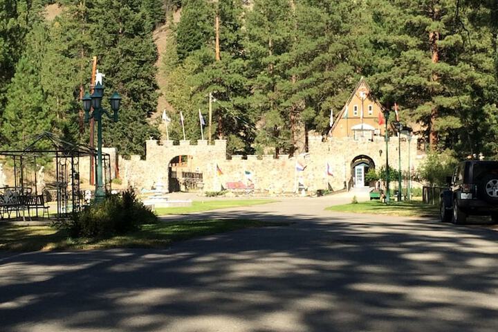 Rainbow Lake Castle Resort