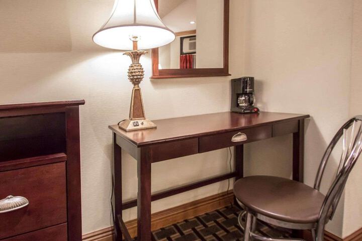 Room 13 of 33