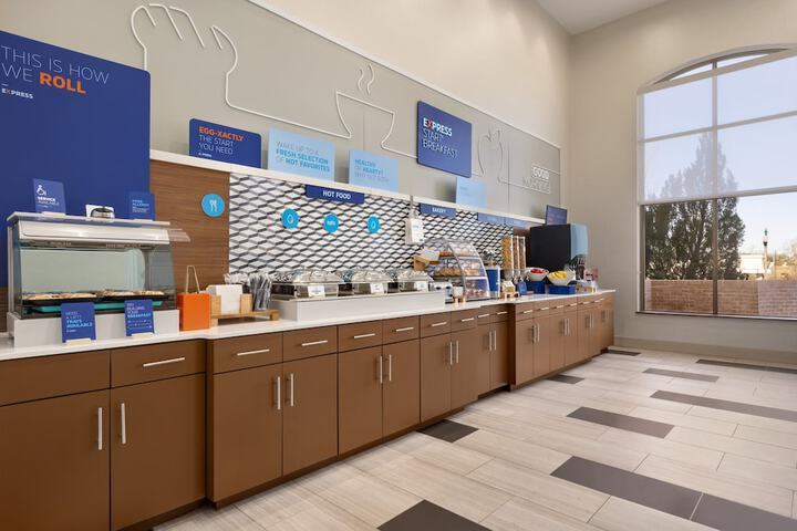 Holiday Inn Express Hotel and Suites of Opelika / Auburn by IHG