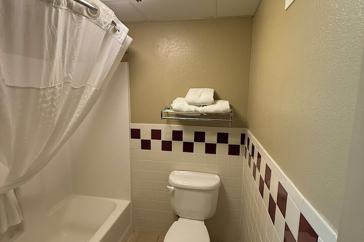 Rodeway Inn Hesston