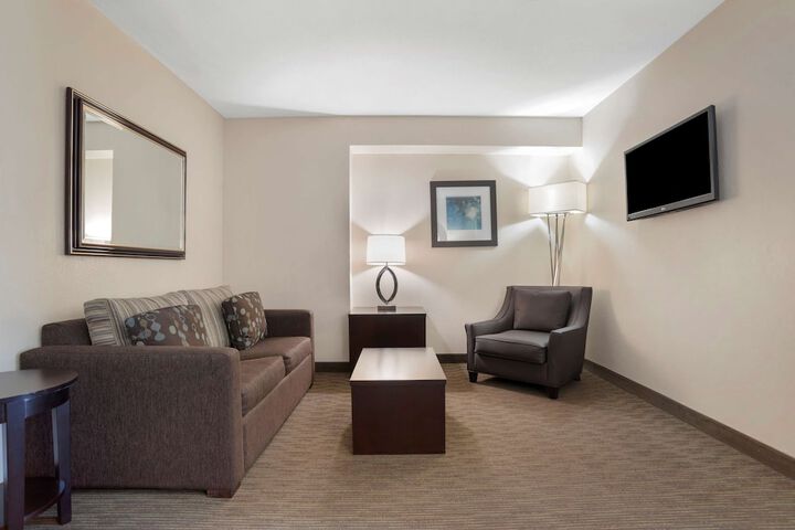 Room 11 of 35