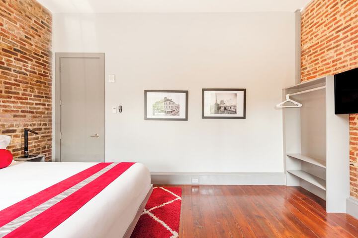 Room 202 of 488