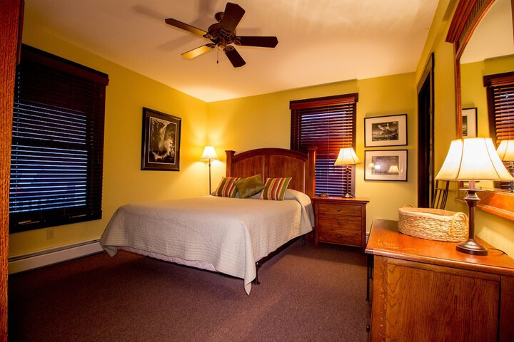 Room 32 of 54