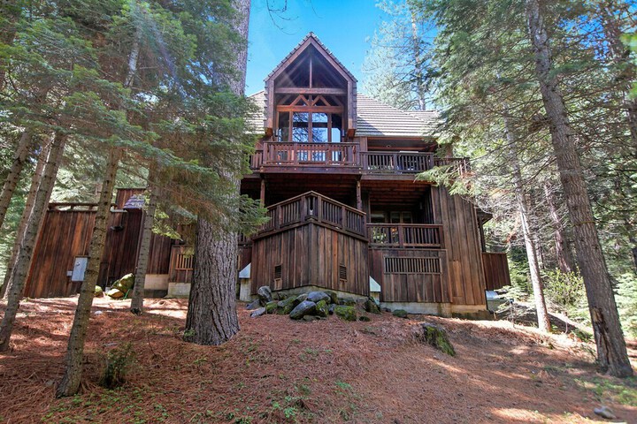 Yosemite Scenic Wonders - Fish Camp Area
