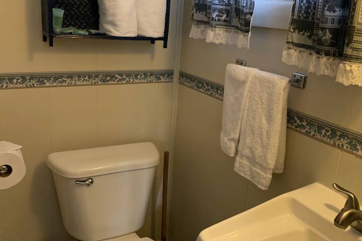 Room 32 of 48