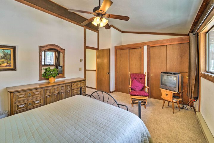 Quiet Home w / Graeagle Meadows Golf Course View!