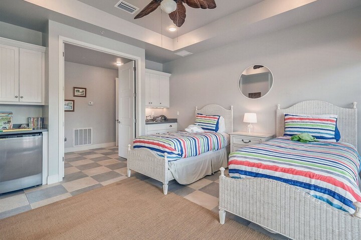 The Palm and Shell Captiva Island Private Luxury Home With Pool hot tub and Beach Access