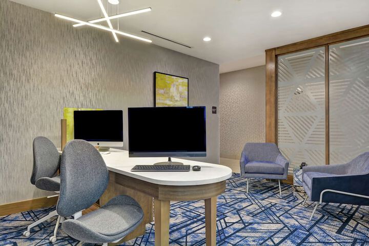 Business Center 40 of 40