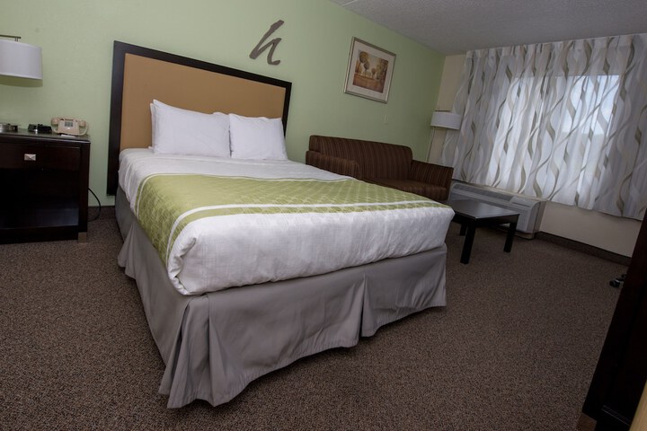 Room 17 of 34