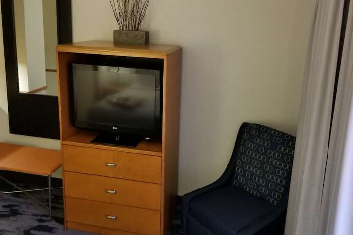 Room 15 of 37