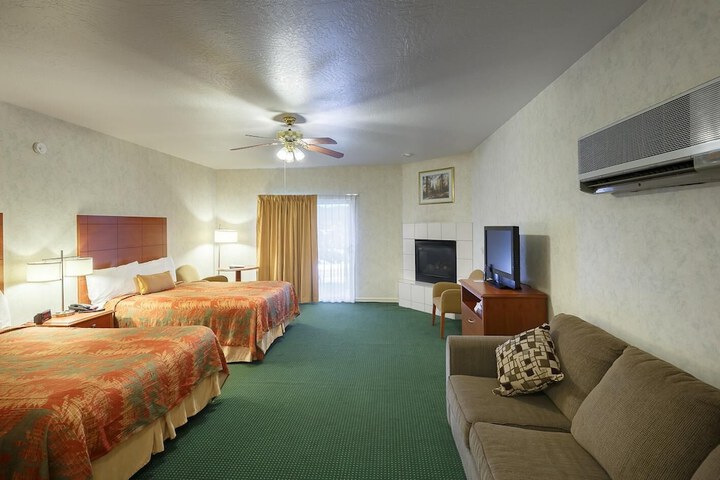 Room 32 of 66