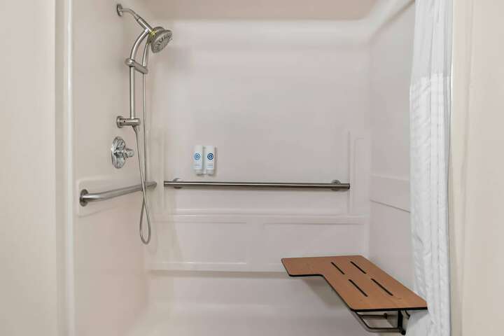Comfort Inn & Suites Taylor - Detroit