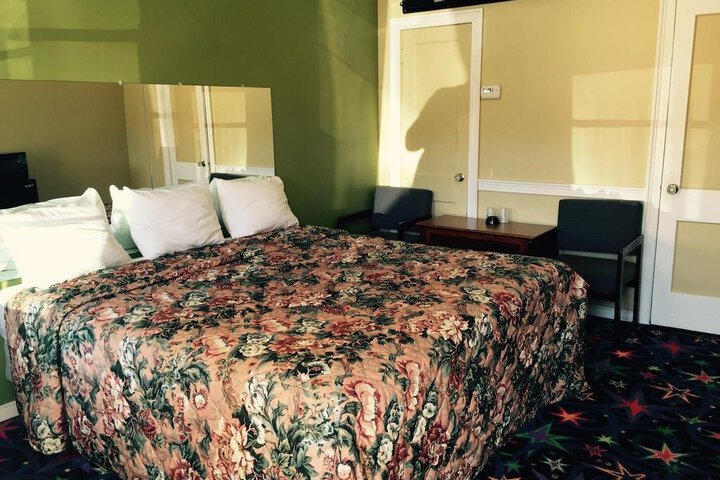 PARADISE INN
