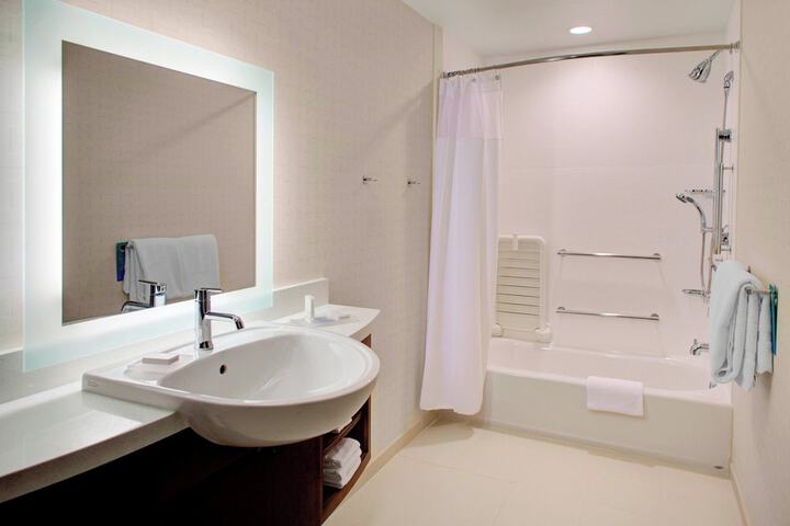 Room 7 of 14