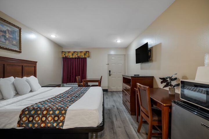 Room 27 of 41