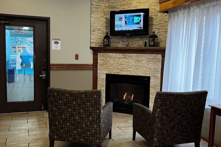 Travelodge by Wyndham Ishpeming / Marquette