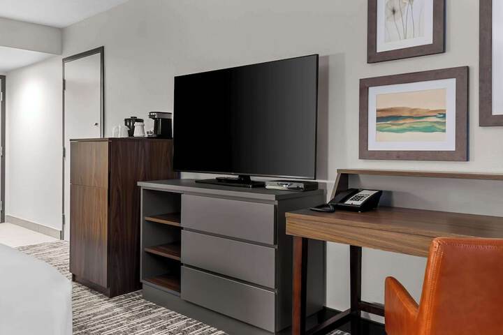 Room 17 of 26