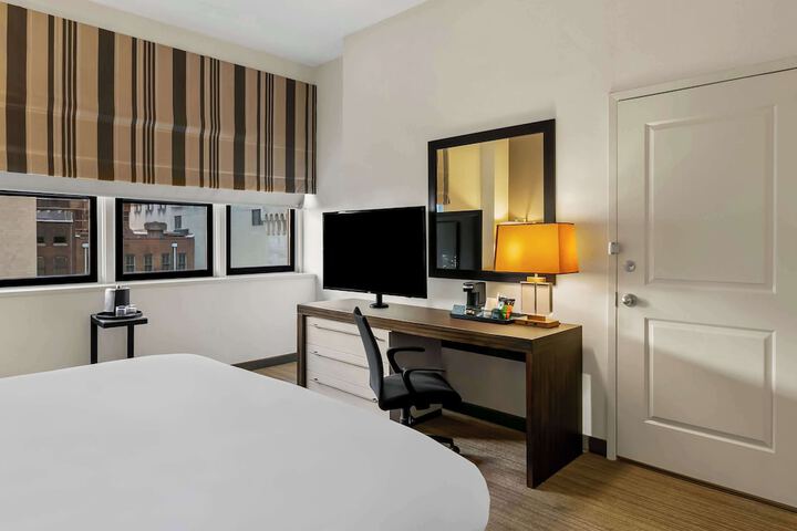 Room 21 of 30