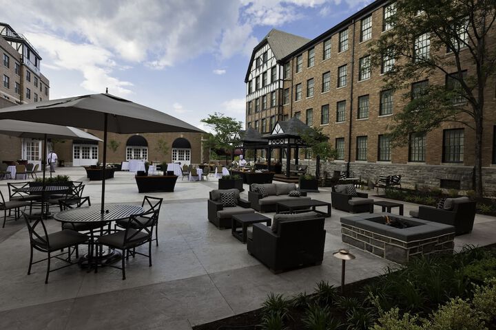 Hotel Roanoke & Conference Center Curio Collection by Hilton