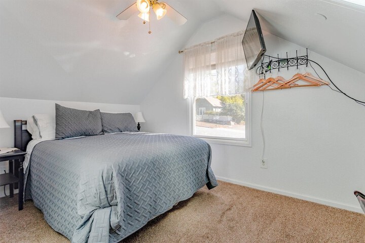 Room 15 of 32