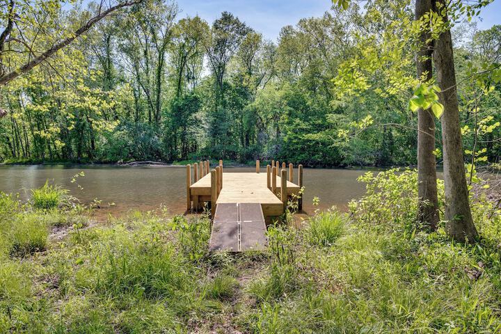 Troy Cabin w / River Access: Fish Kayak & More!