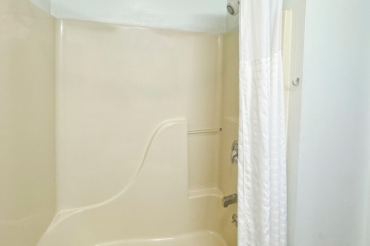 FairBridge Inn & Suites Batavia - Darien Amusement Park