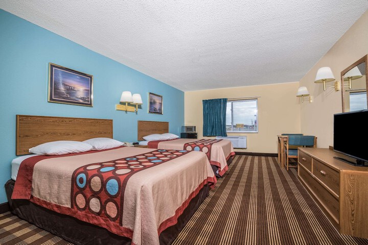 Room 14 of 18
