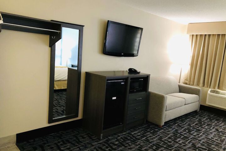 Room 7 of 37