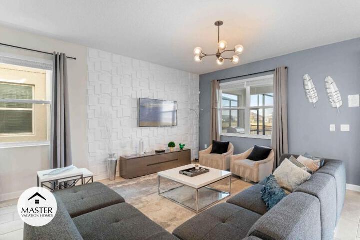 Bedrooms 5 Bathrooms Storey Lake 2885 SC